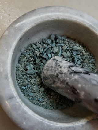 Nové várky pigmentů pro akvarely: kurkuma, granátové jablko, zelená ze zelí. 🫚🥬🍎 #vyrobabarev #lakepigment #lakepigments...